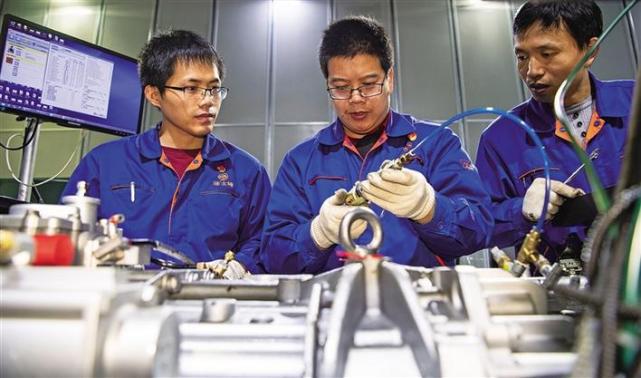 法士特:打造國(guó)際一流實(shí)驗(yàn)室測(cè)試平臺(tái)